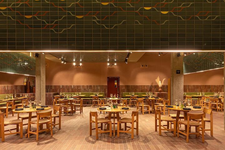 Dining 80 of 137
