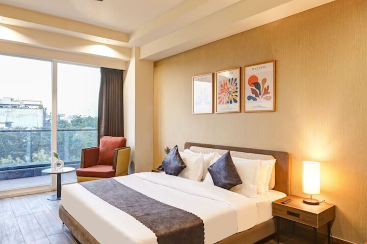 Room 35 of 98