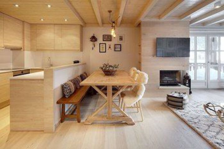 Room 13 of 20