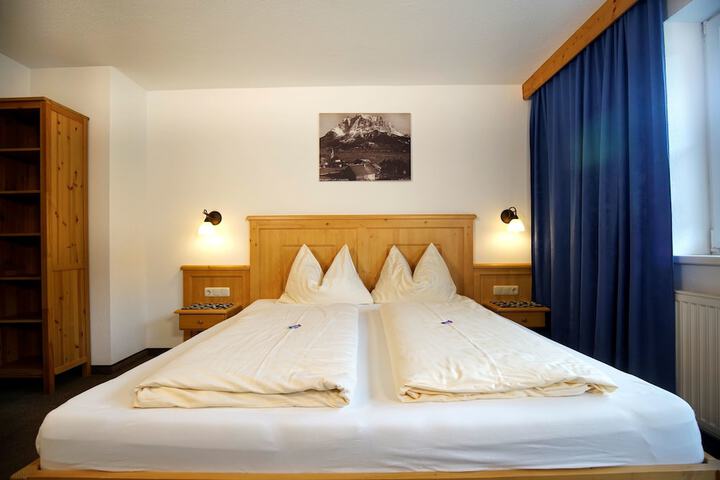 Room 3 of 46