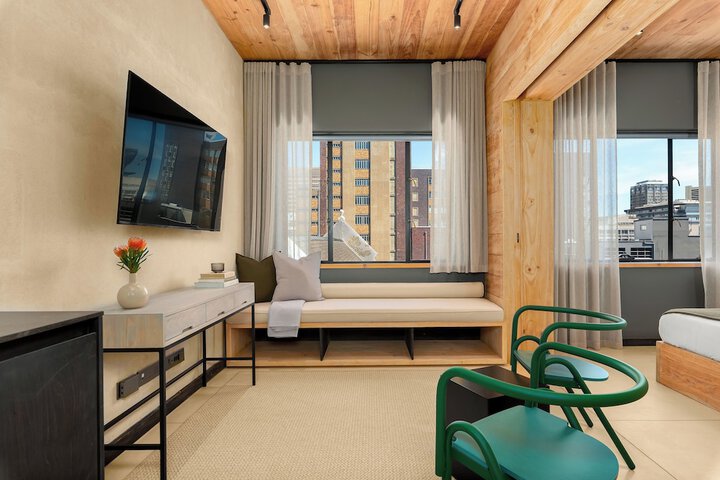 Room 21 of 66