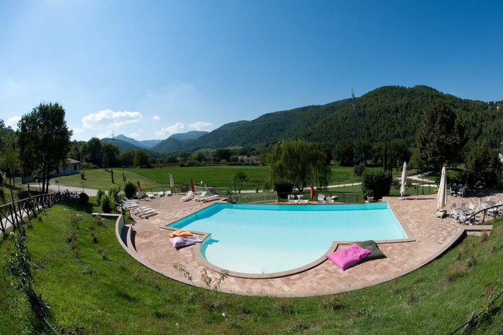 Pool 32 of 55