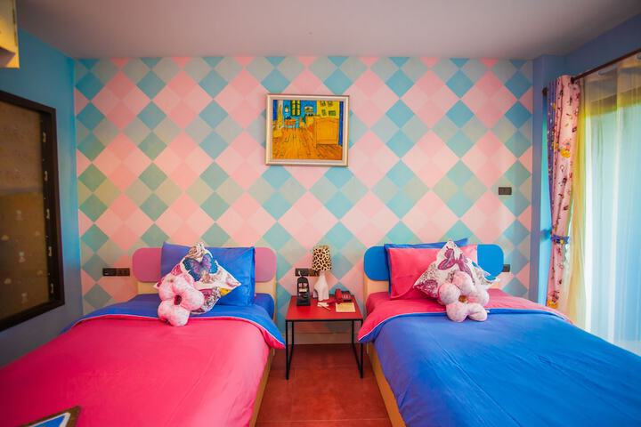 Room 19 of 172