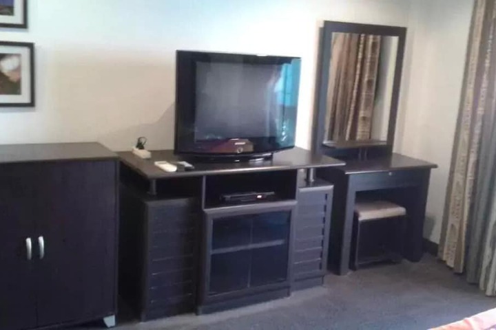 Room 11 of 34