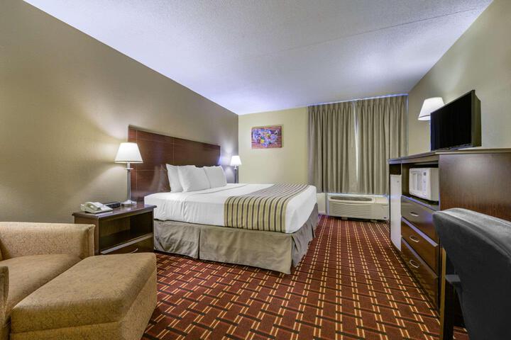 1 King Bed (7 of 13)
