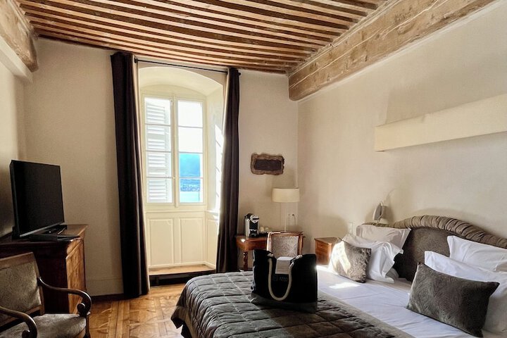 Room 15 of 60