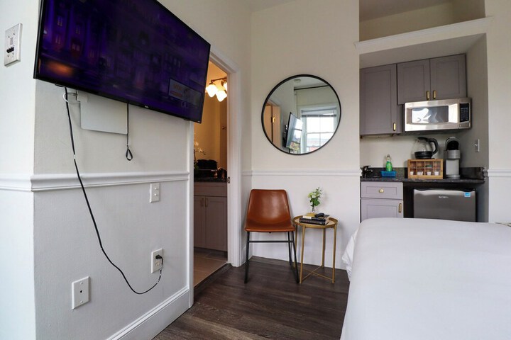 Room 47 of 93