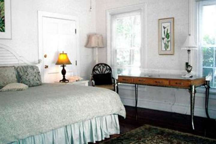 Room 25 of 171