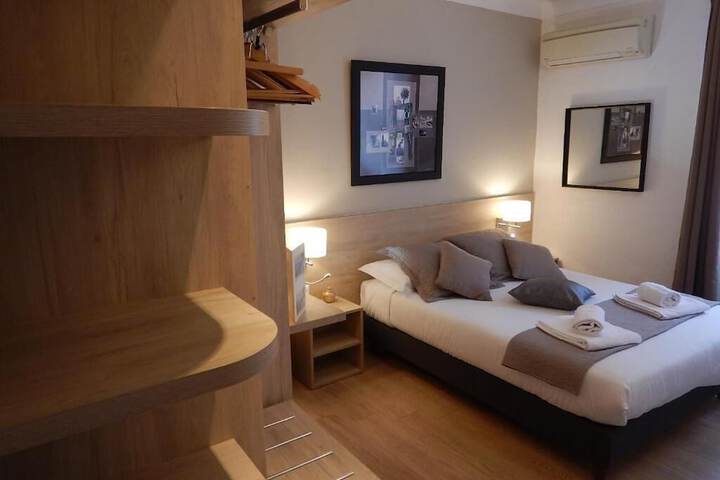 Room 5 of 42