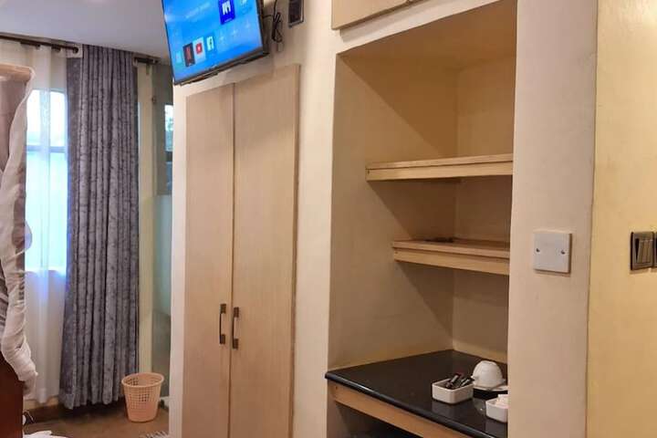 Room 76 of 117