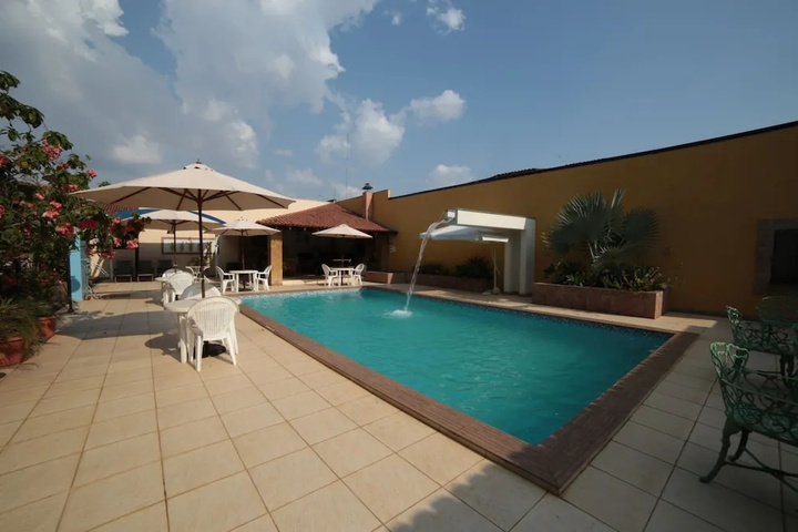 Pool 14 of 18