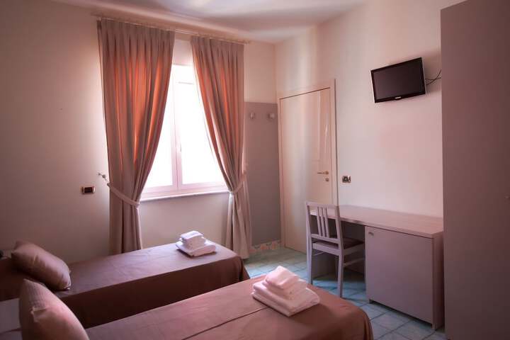 Room 9 of 51
