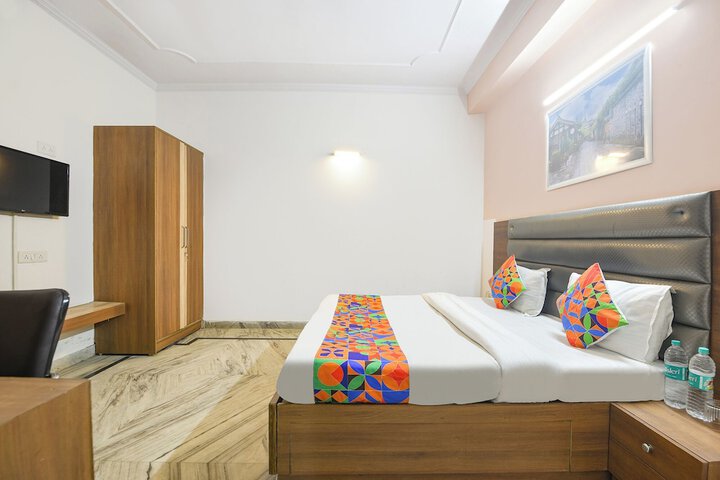 Room 19 of 28
