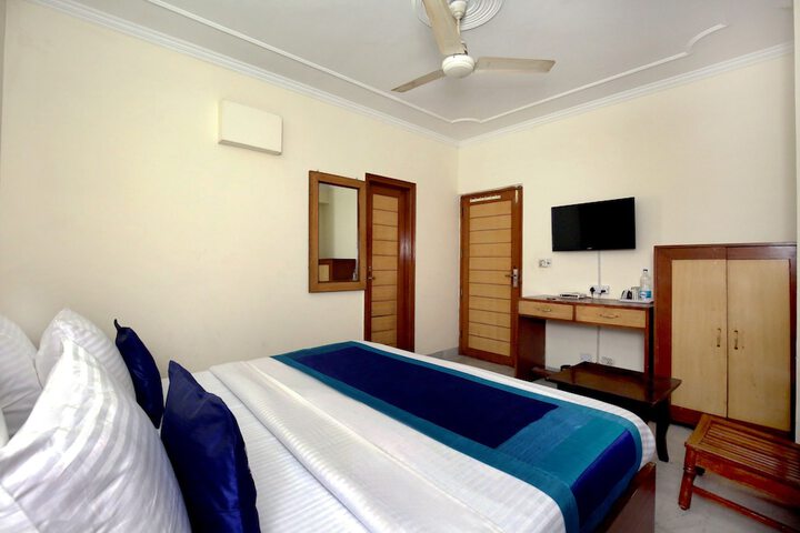 Room 14 of 17