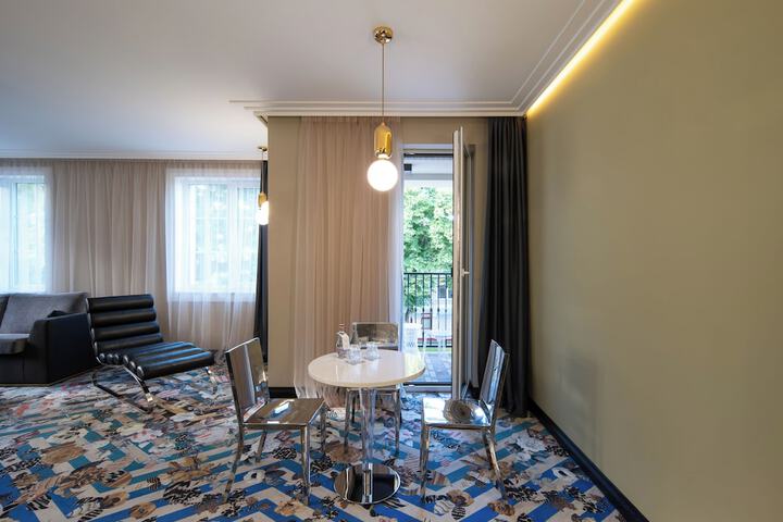Room 18 of 70