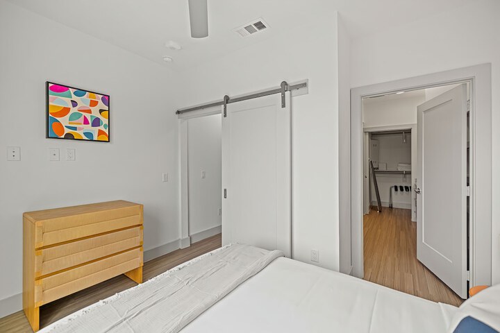 Room 26 of 656