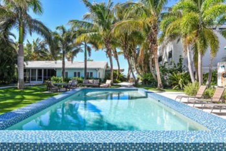 Siesta Key Paradise by Beachside Mgmt. in Siesta Key, FL
