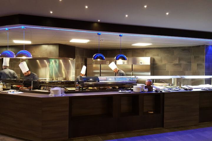 Dining 45 of 63