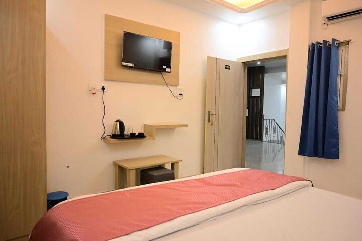 Room 17 of 26