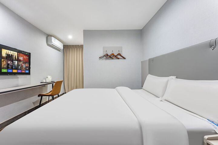 Room 10 of 44