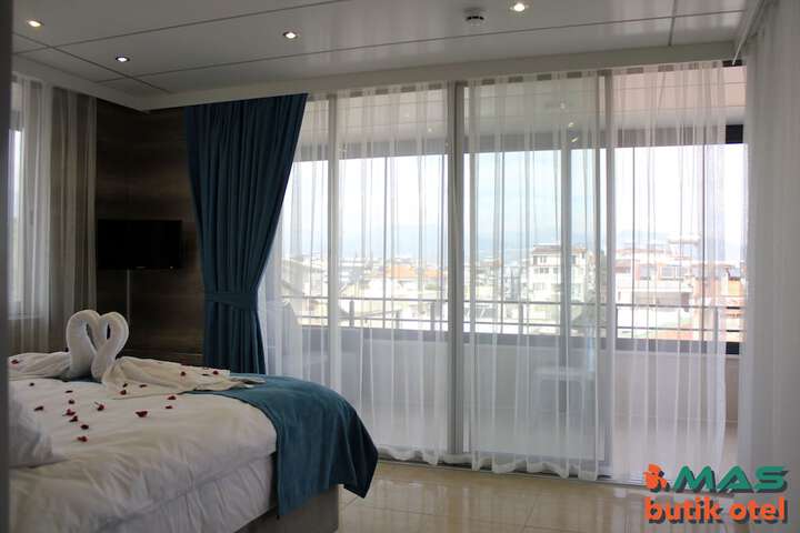 Room 8 of 43