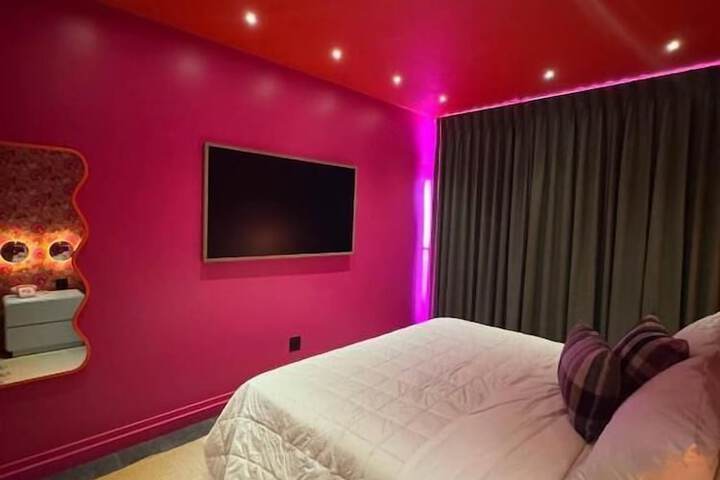 Room 6 of 13