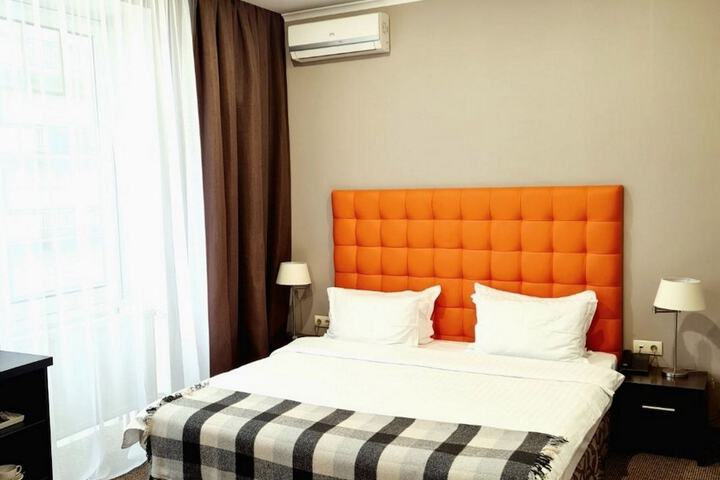 Room 7 of 37