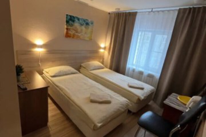 Room 27 of 34