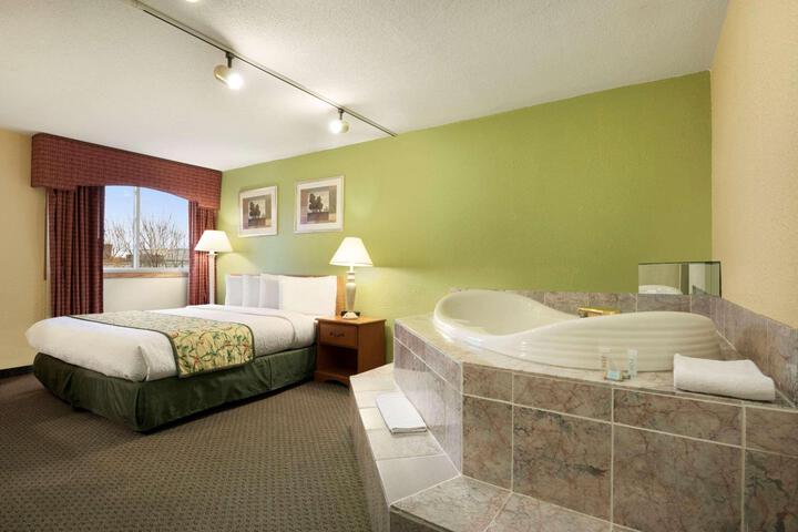 1 King Bed (8 of 10)