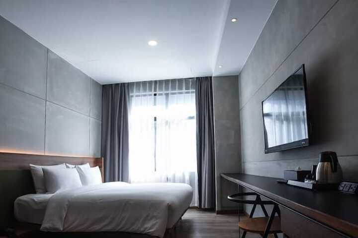 Room 64 of 101