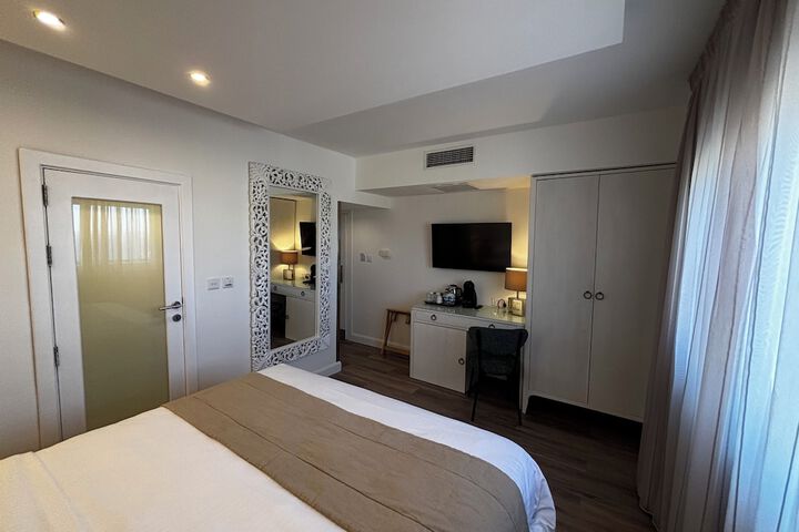 Room 53 of 155