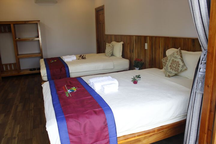 Room 4 of 74