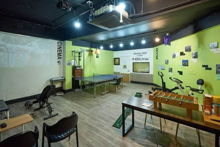 Room 54 of 191
