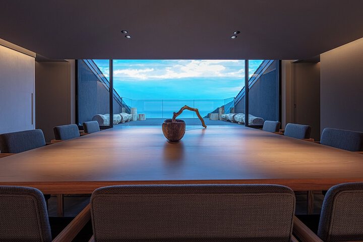 Lounge 185 of 282