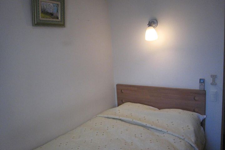 Room 16 of 80