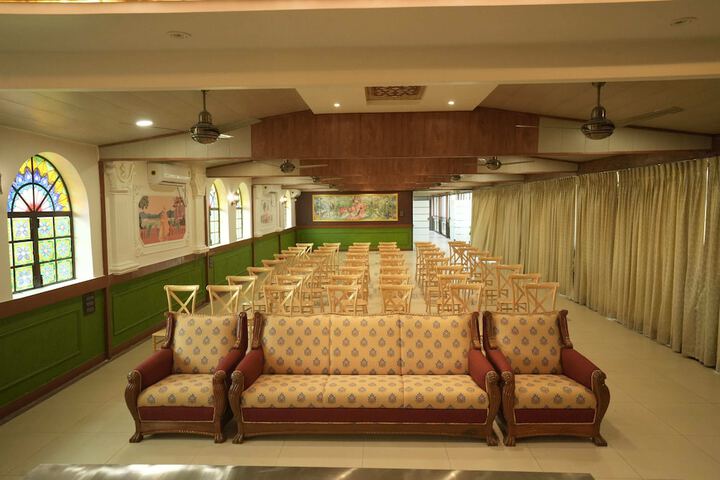 Ballroom/Hall 22 of 33