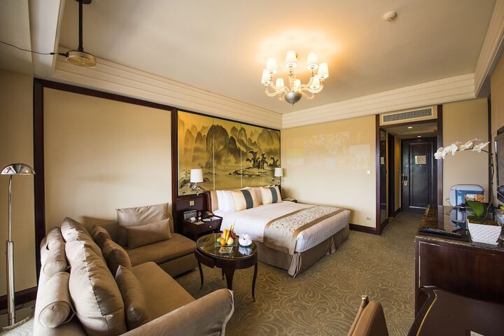Room 2 of 87