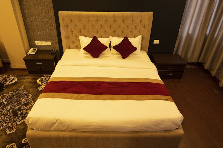 Room 12 of 23