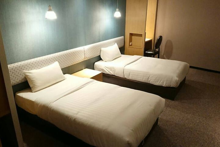 Room 7 of 49