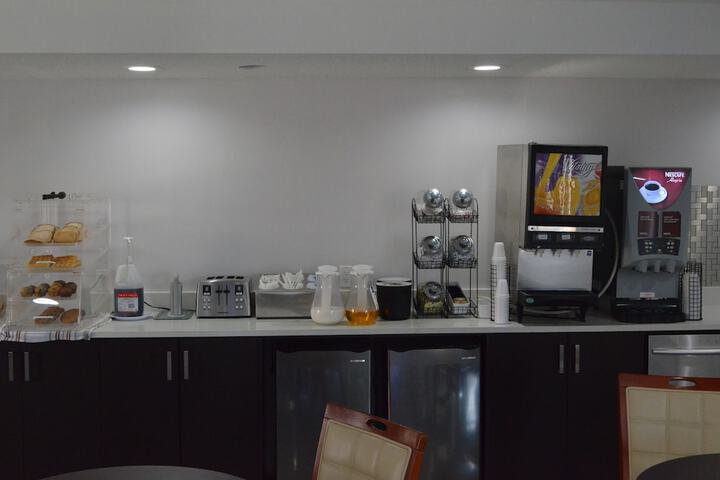 Breakfast area