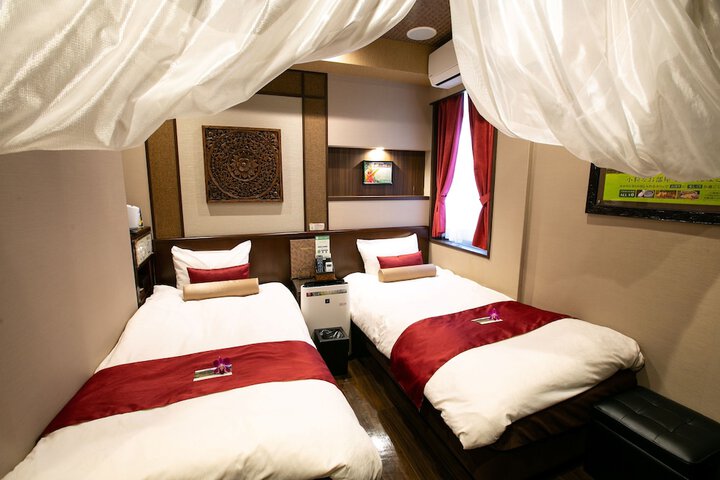 Room 13 of 34