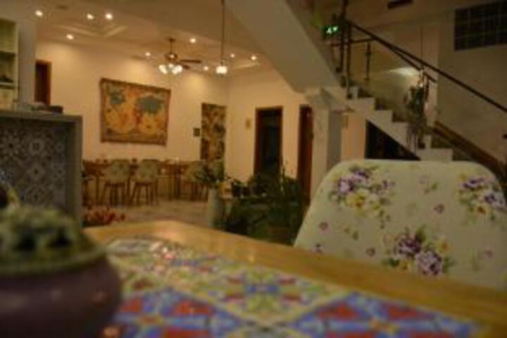 Dining 13 of 23