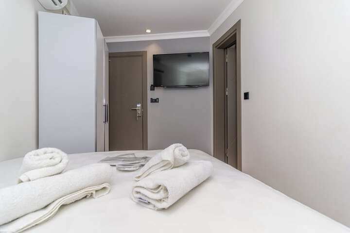 Room 30 of 42