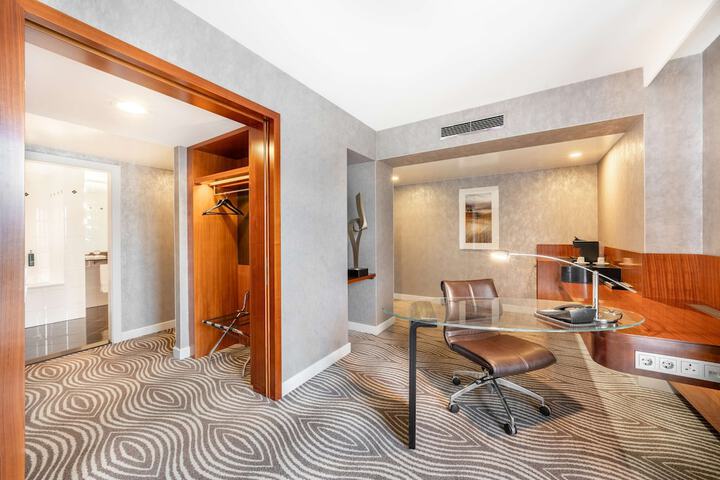 Room 92 of 201