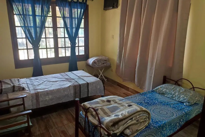 Room 4 of 12