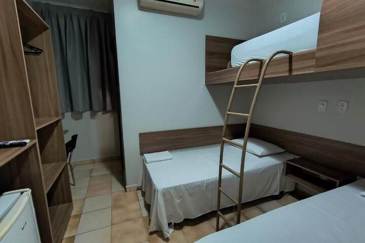 Room 9 of 17