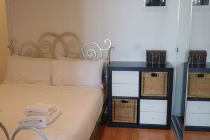 Room 5 of 20