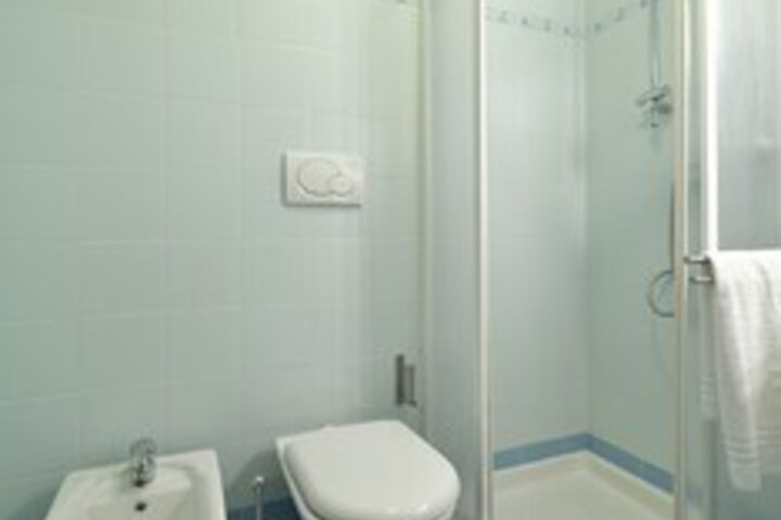 Room 5 of 30