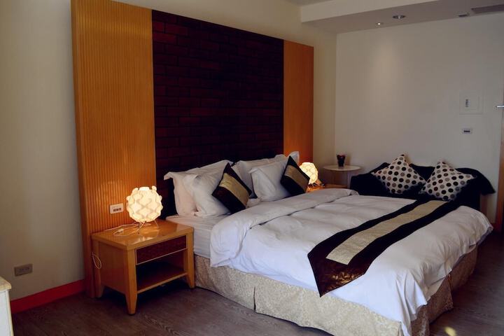 Room 25 of 49