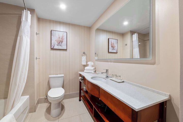Suite Capacity 2 (1 of 12)